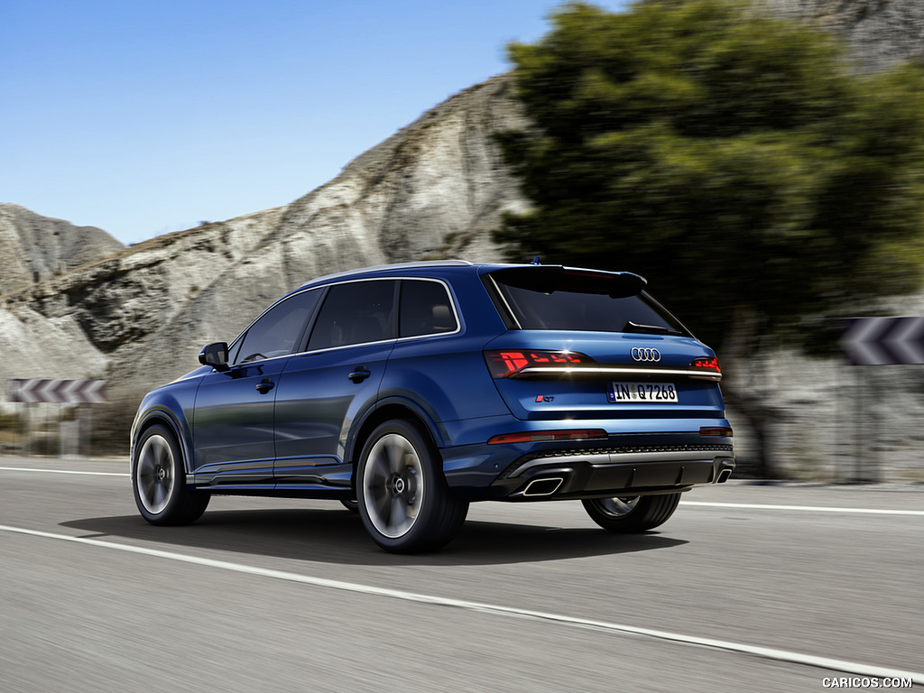 아우디 Q7 이미지